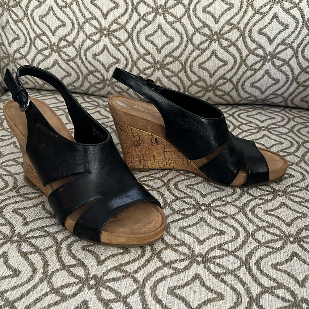 Aerosoles cork wedge sandals with black leather size 7-1/2